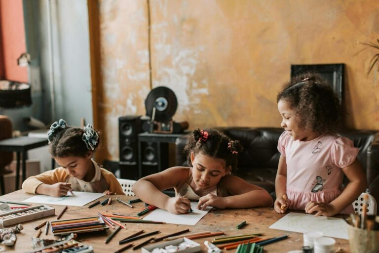 El valor del aburrimiento en la infancia. Por qué no necesitamos llenar cada minuto del verano